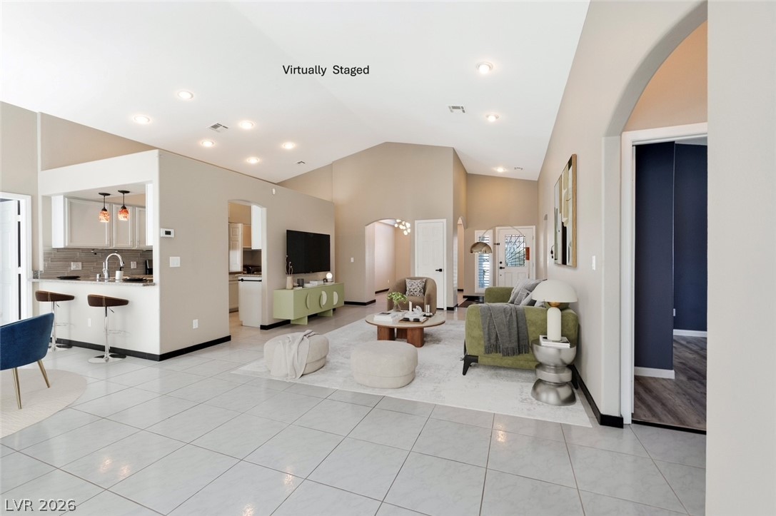 5049 Forest Oaks Drive Property Photo 2