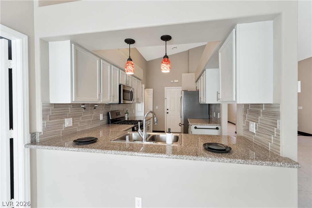 5049 Forest Oaks Drive Property Photo 4
