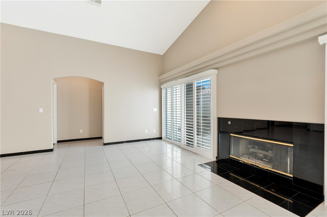 5049 Forest Oaks Drive Property Photo 11