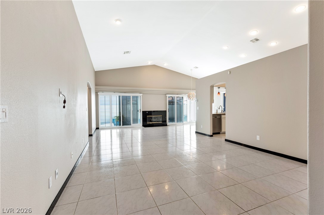 5049 Forest Oaks Drive Property Photo 13