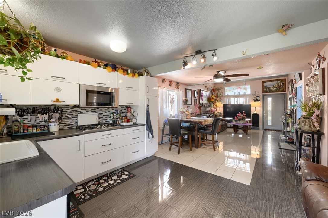 4385 Sunnyview Court Property Photo 18