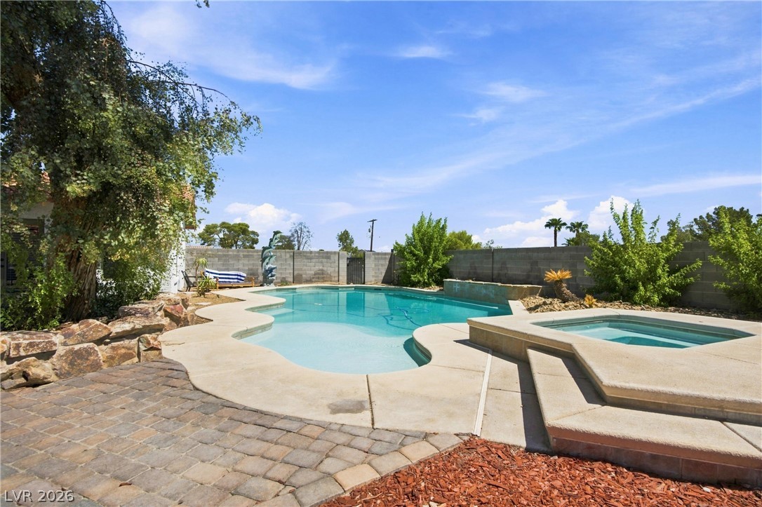 7744 Rancho Destino Road Property Photo 19