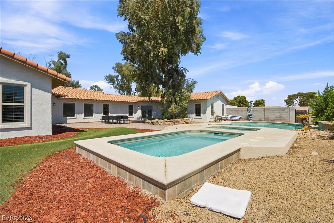 7744 Rancho Destino Road Property Photo 21