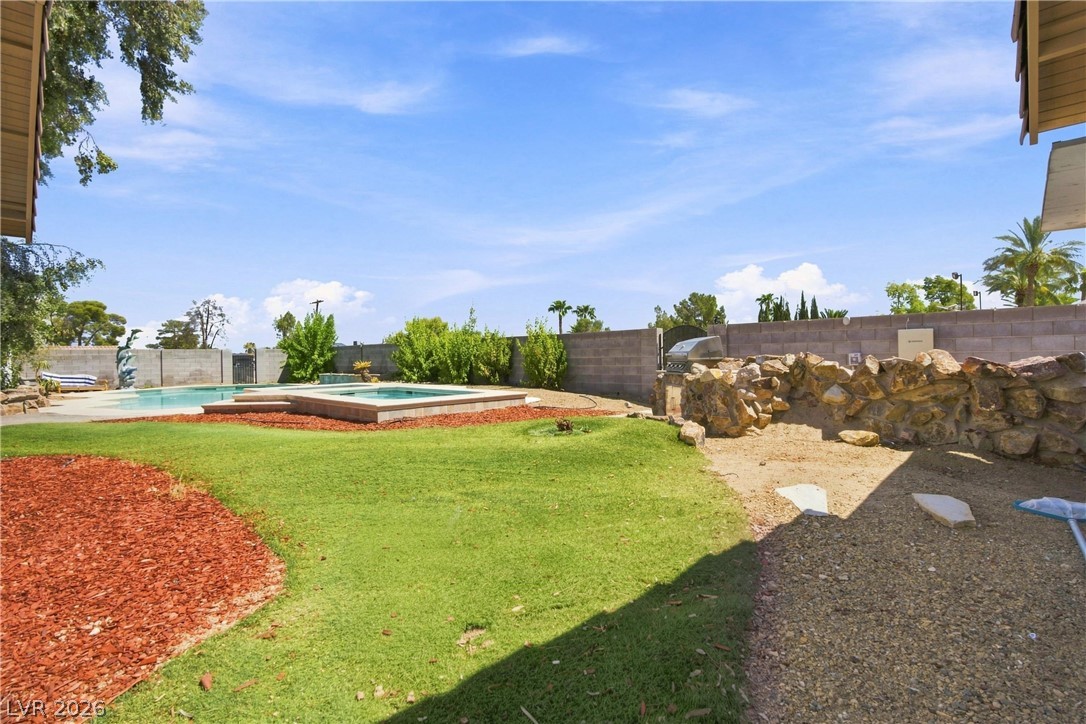 7744 Rancho Destino Road Property Photo 22
