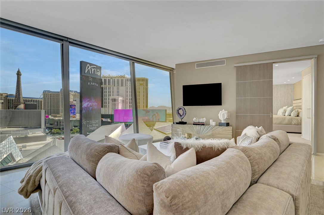 3722 South Las Vegas Boulevard 807 Property Photo 9