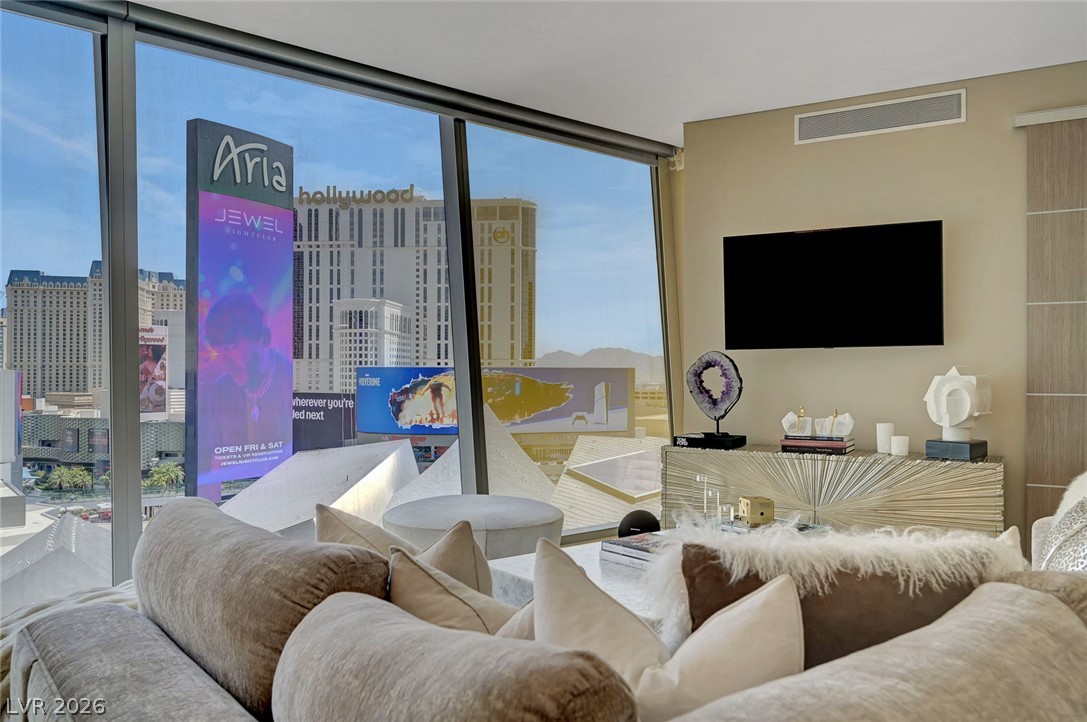 3722 South Las Vegas Boulevard 807 Property Photo 10