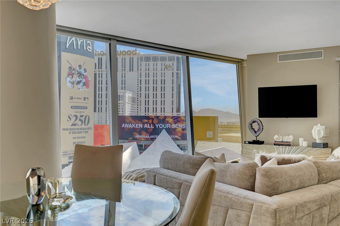 3722 South Las Vegas Boulevard 807 Property Photo 11