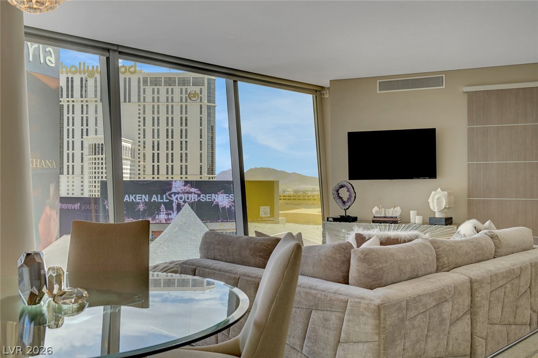 3722 South Las Vegas Boulevard 807 Property Photo 58