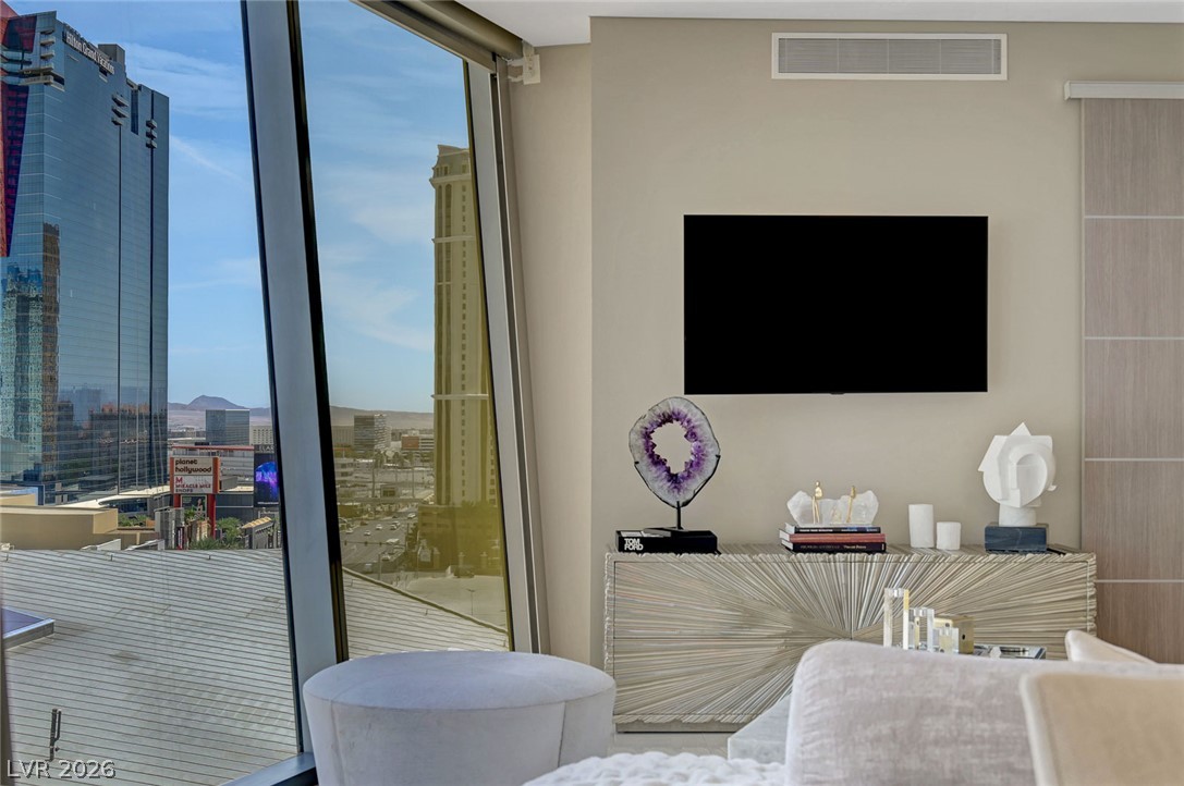 3722 South Las Vegas Boulevard 807 Property Photo 80