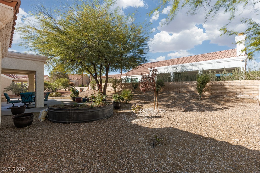 2409 Desert Sands Drive Property Photo 19