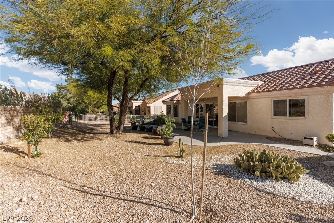 2409 Desert Sands Drive Property Photo 21