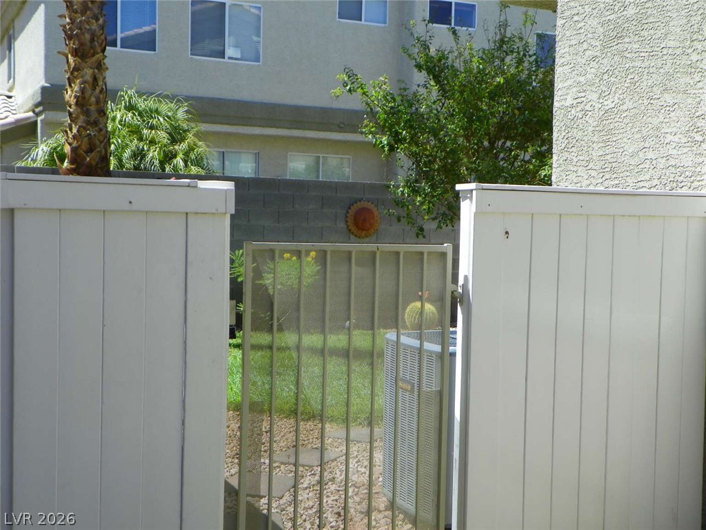 6233 Ordaz Avenue 103 Property Photo 4