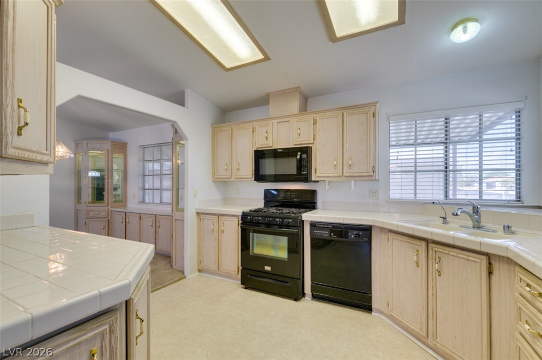 1297 Brenalee Avenue Property Photo 8