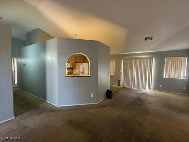 686 Skyline Road Property Photo 4