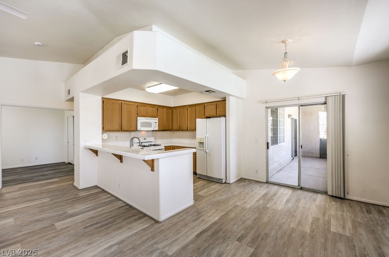 9901 Trailwood Drive 2147 Property Photo 11