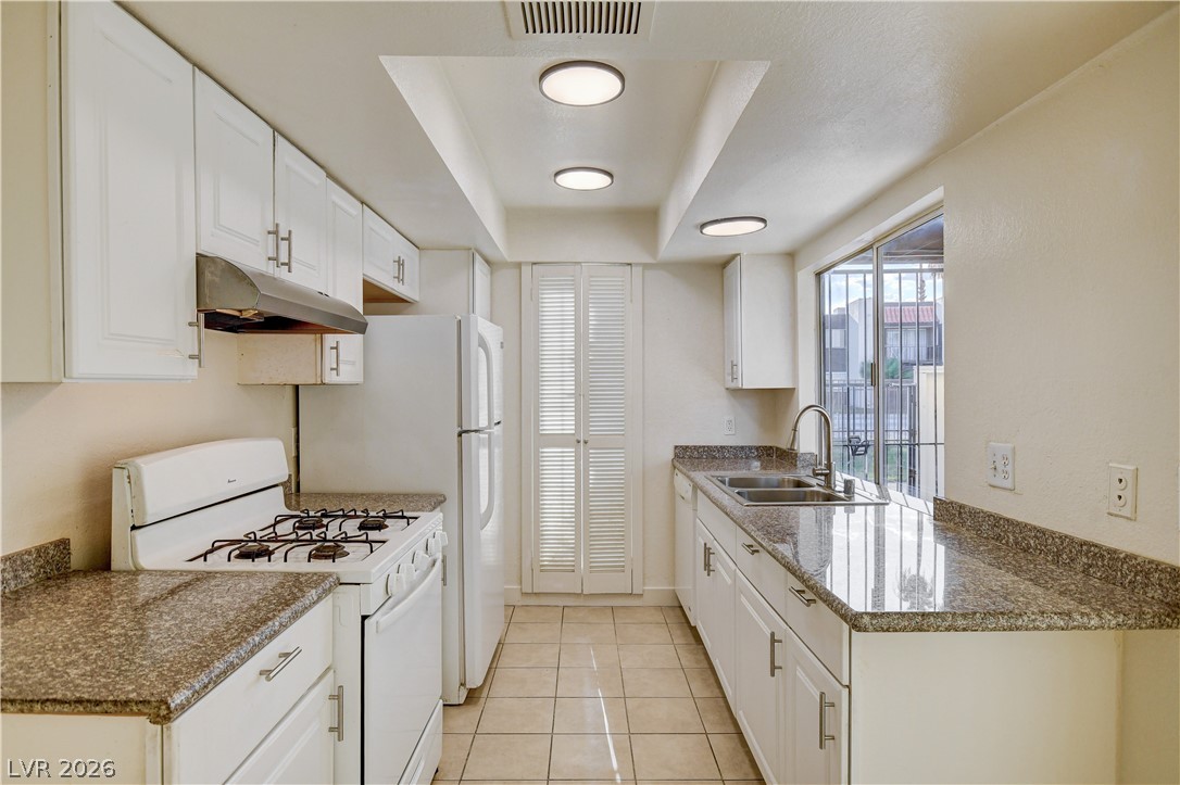 1405 Vegas Valley Drive 229 Property Photo 7