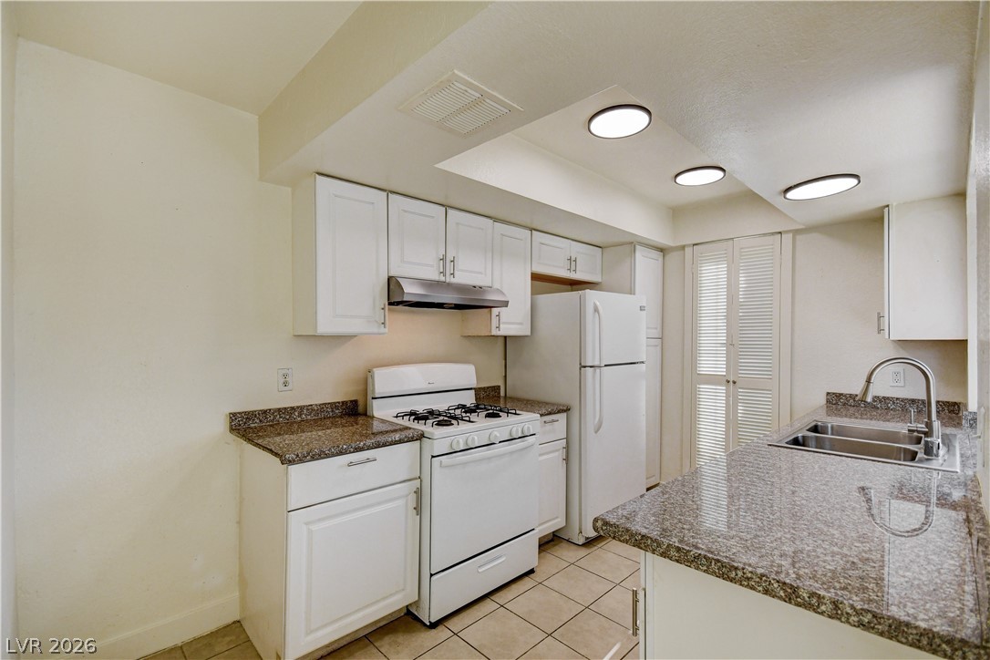 1405 Vegas Valley Drive 229 Property Photo 11