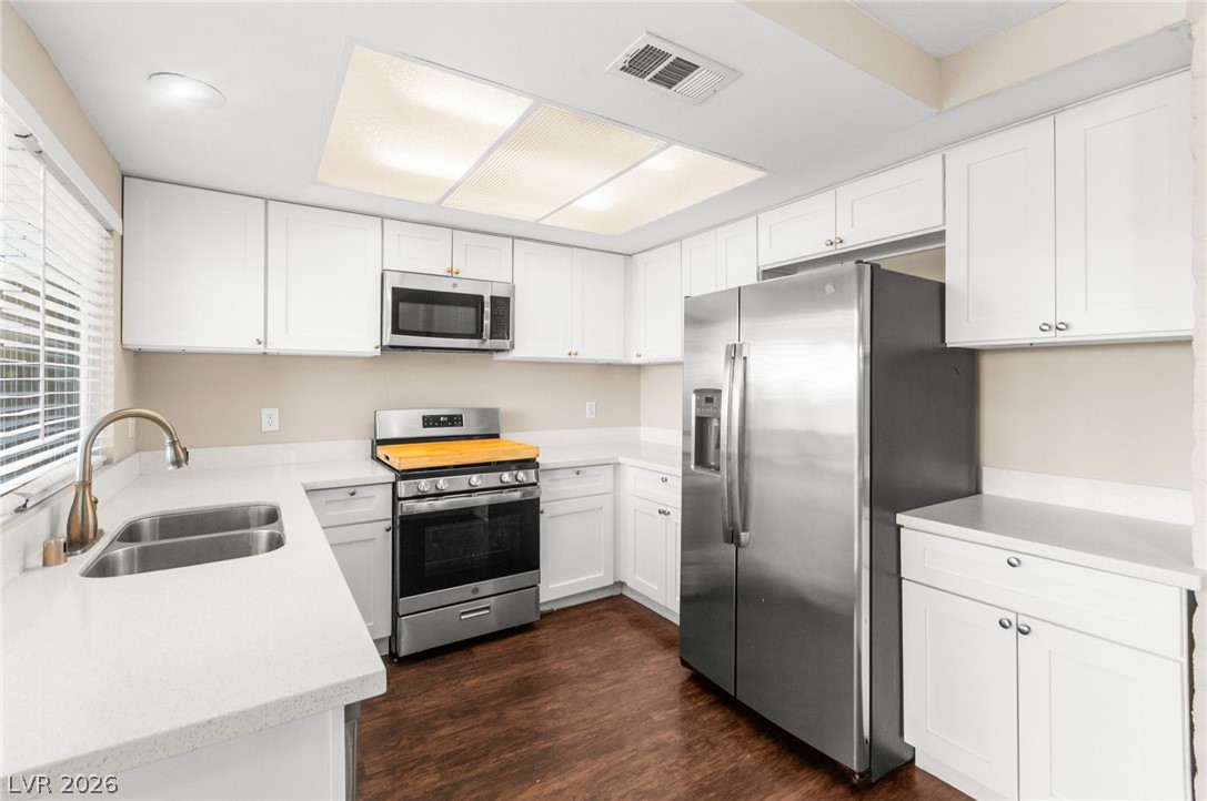 2503 Siesta Avenue Property Photo 4