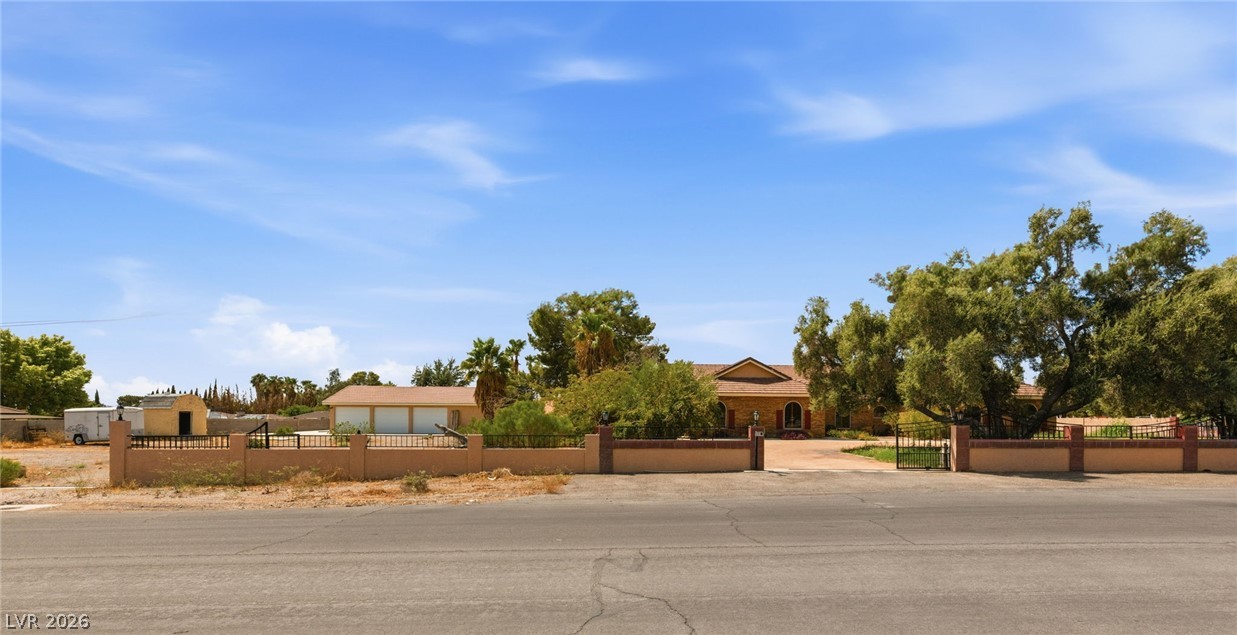 8385 West La Madre Way Property Photo 3