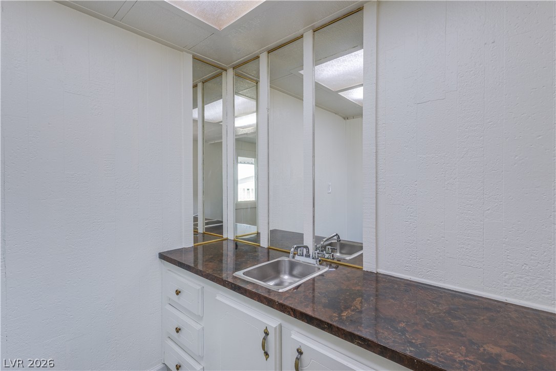 4542 East Royal Club Way Property Photo 9