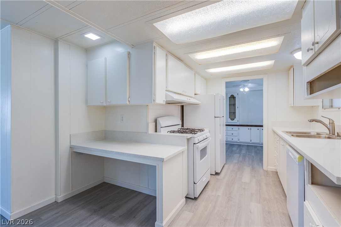 4542 East Royal Club Way Property Photo 18