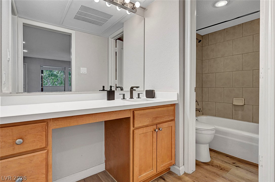 730 Oakmont Avenue 904 Property Photo 16
