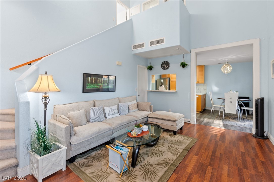 6905 Coral Rock Drive Property Photo 2