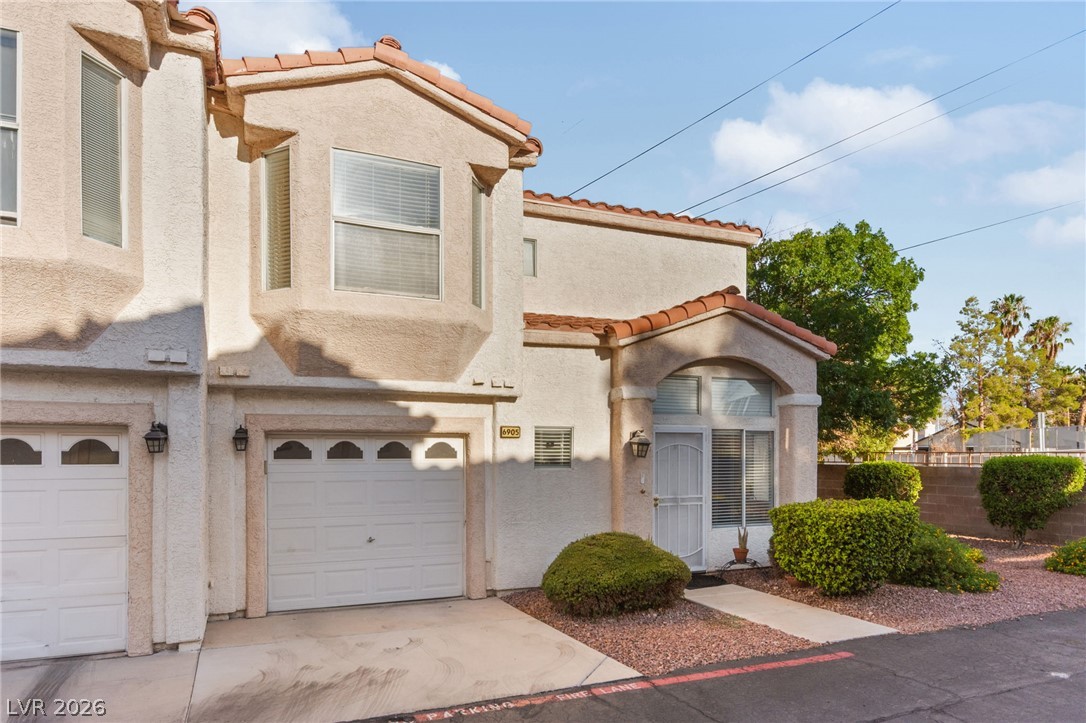 6905 Coral Rock Drive Property Photo 6