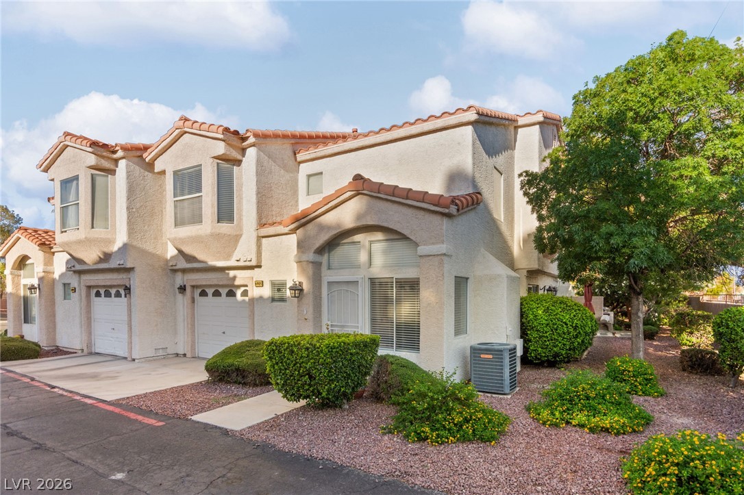 6905 Coral Rock Drive Property Photo 7