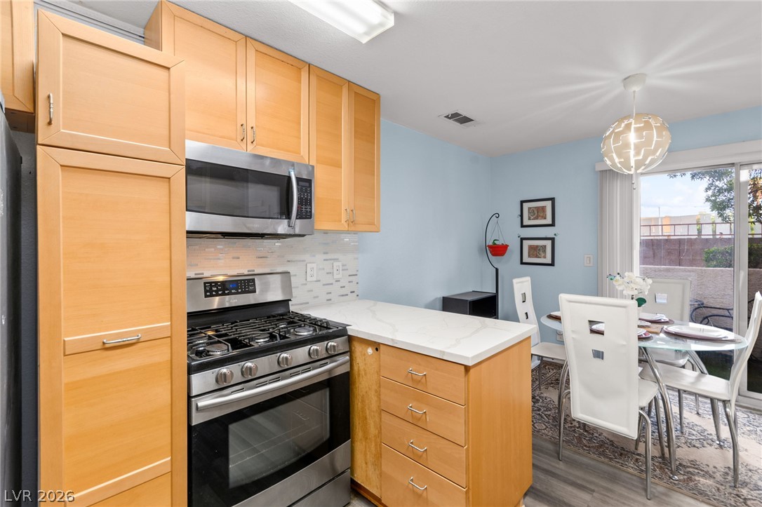 6905 Coral Rock Drive Property Photo 14