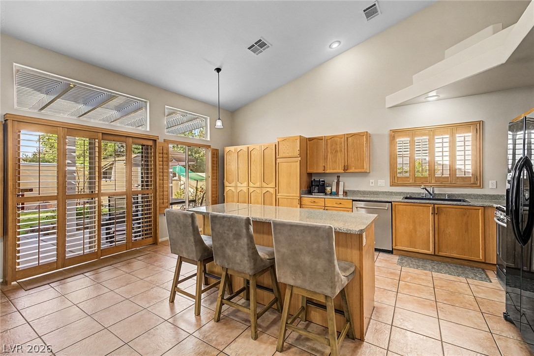 7632 Twisted Pine Avenue Property Photo 9