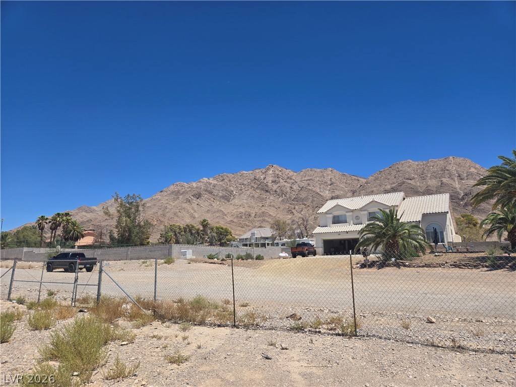 255 Vista Valley Street Property Photo 2