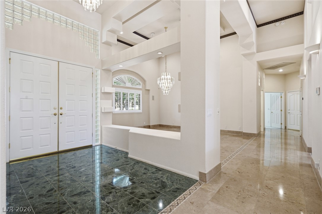2212 Chatsworth Court Property Photo 4