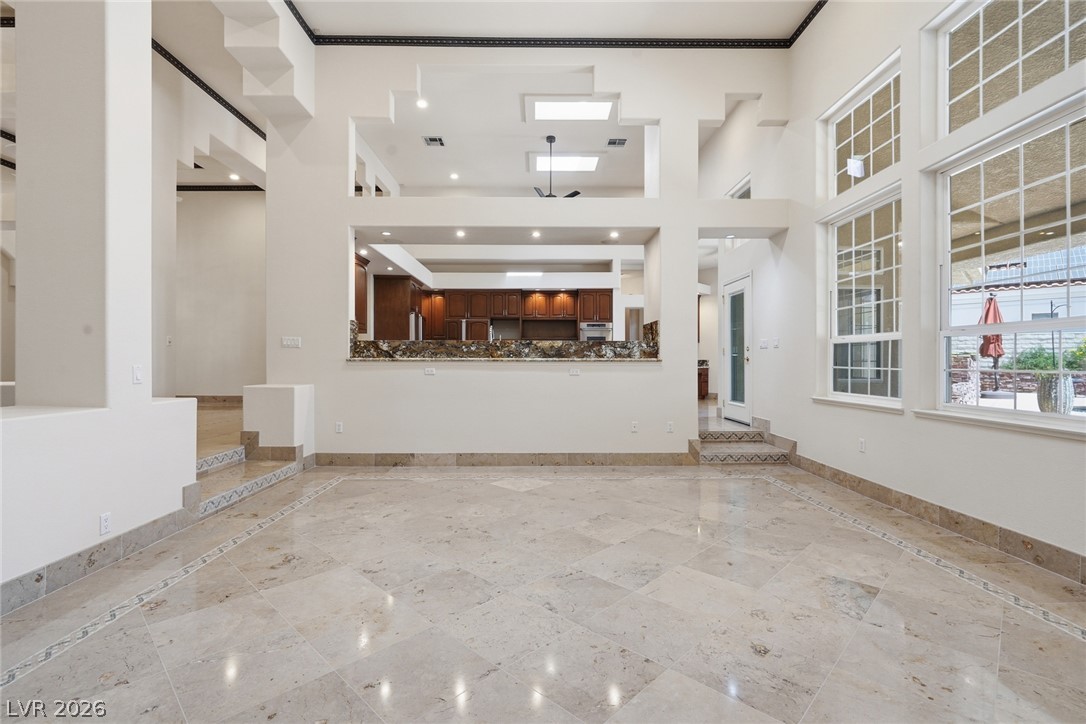 2212 Chatsworth Court Property Photo 11
