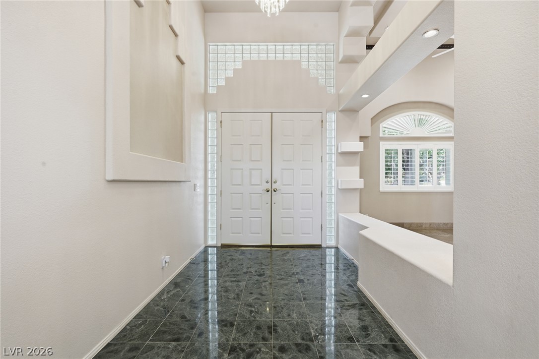 2212 Chatsworth Court Property Photo 14