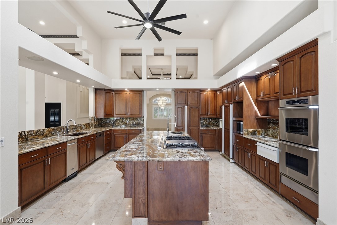 2212 Chatsworth Court Property Photo 18