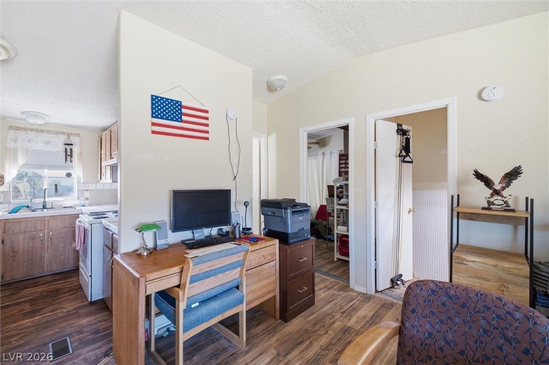 1931 West Carrol Street Property Photo 10