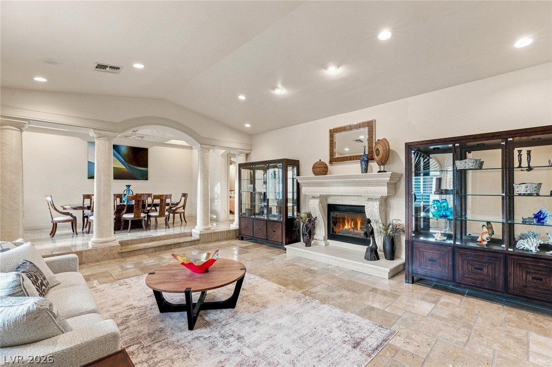 5030 Spanish Hills Drive Property Photo 9