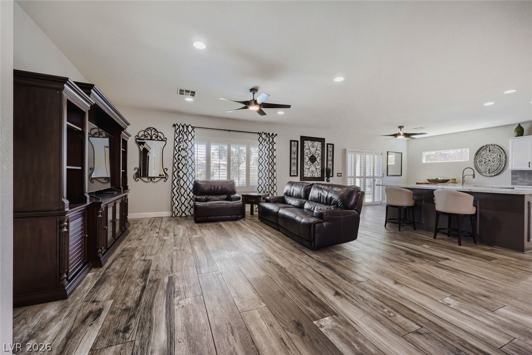 2992 Foxtail Creek Avenue Property Photo 14