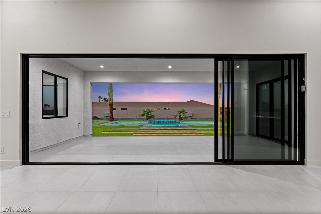 470 East Paradise Hills Drive Property Photo 16