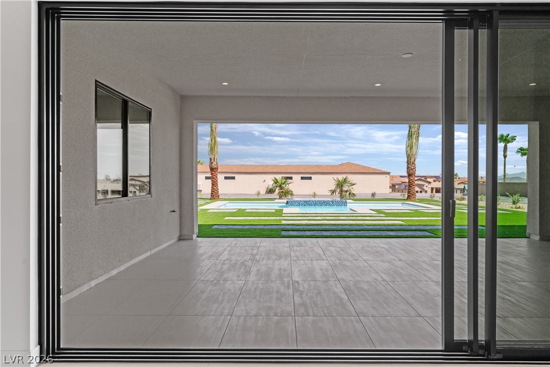 470 East Paradise Hills Drive Property Photo 18