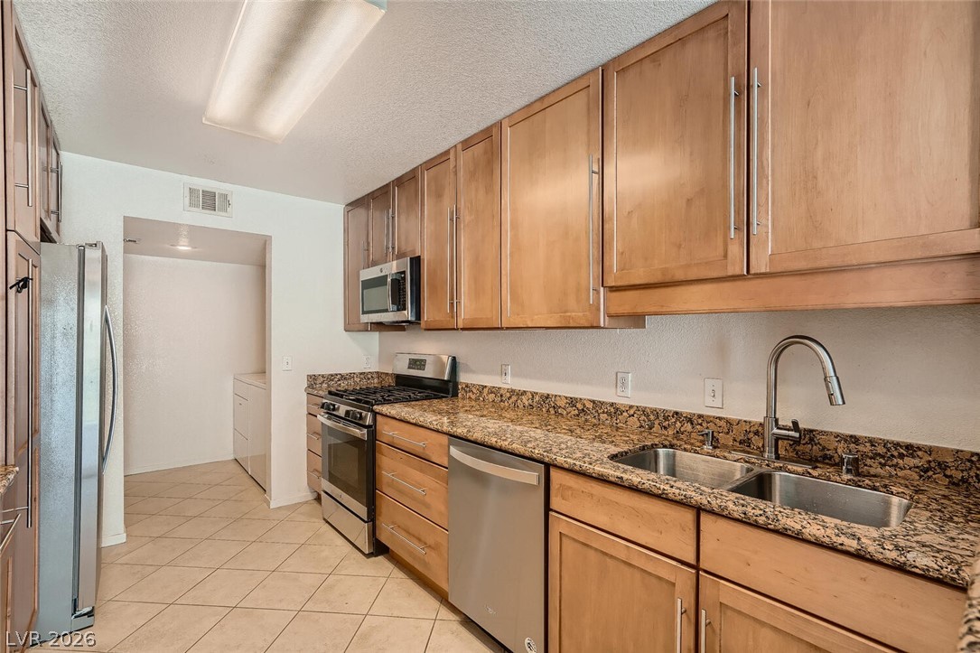 7700 Almeria Avenue Property Photo 11
