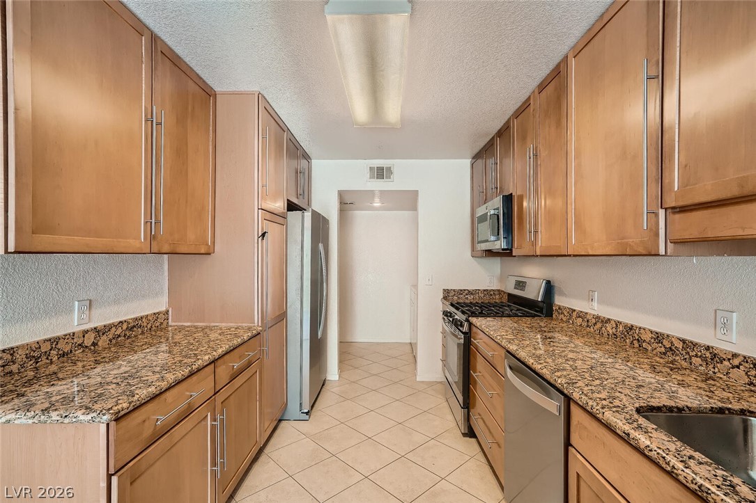7700 Almeria Avenue Property Photo 12