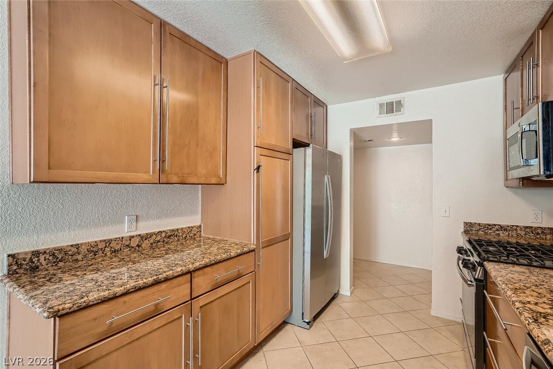 7700 Almeria Avenue Property Photo 13