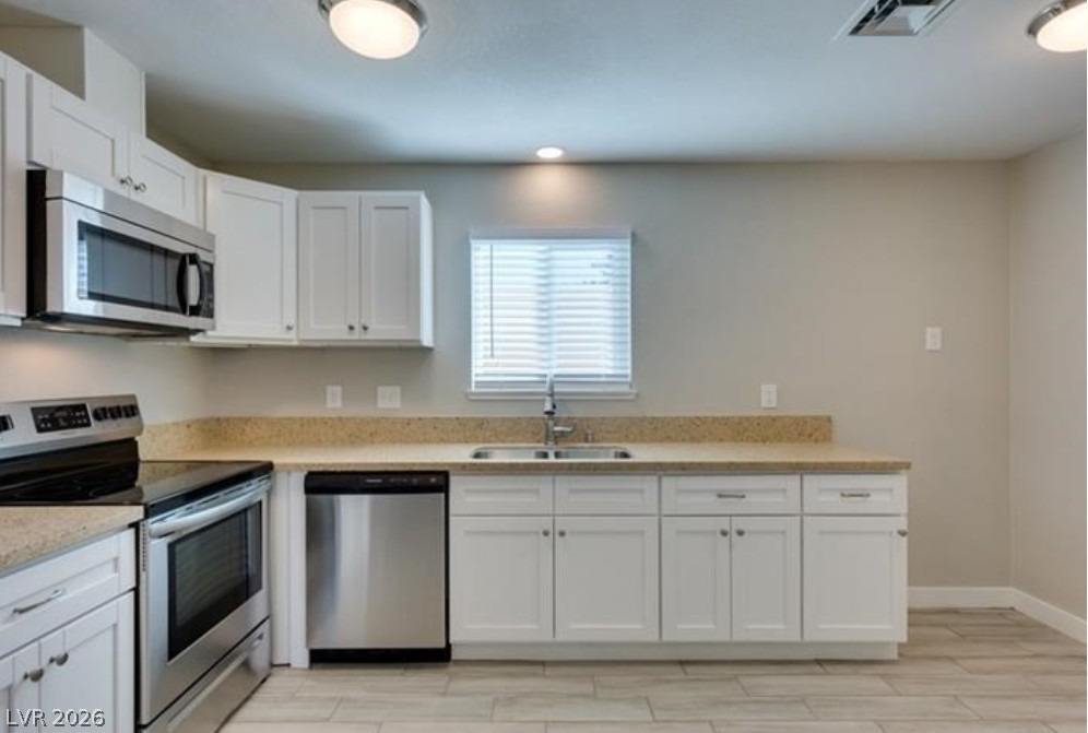 135 Greenbriar Townhouse Way Property Photo 2