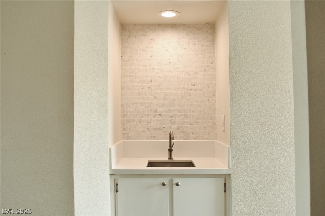 2056 Mesquite Lane 303 Property Photo 12