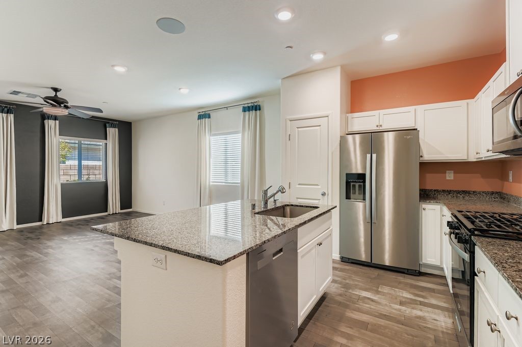 360 Canary Song Drive Property Photo 9