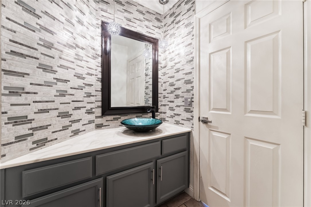 8232 Bermuda Beach Drive Property Photo 29