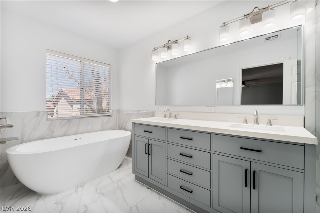 8232 Bermuda Beach Drive Property Photo 38