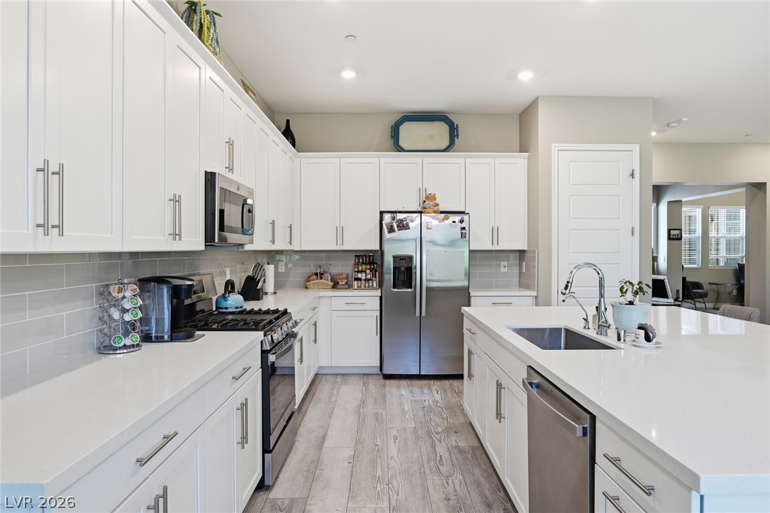 689 Corelli Cove Street Property Photo 19